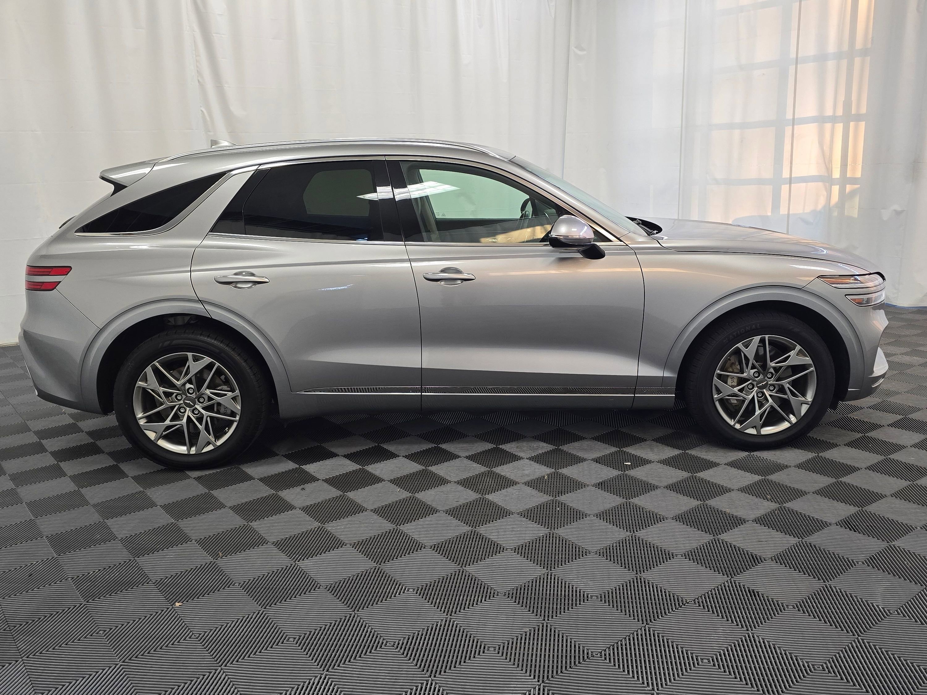 Used 2025 Genesis GV70 2.5T image 7