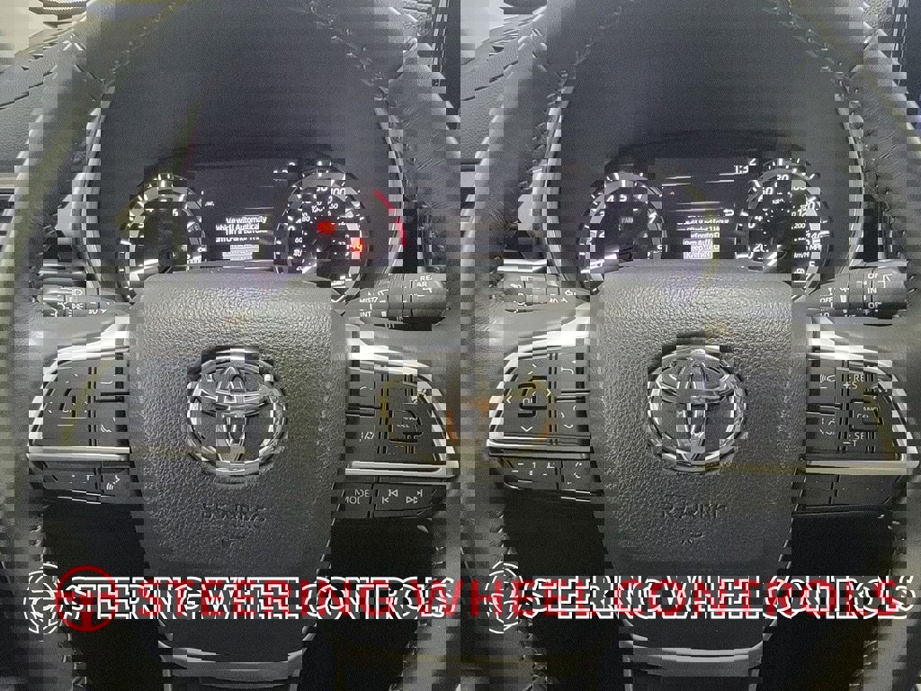 Certified 2025 Toyota Highlander XLE image 19