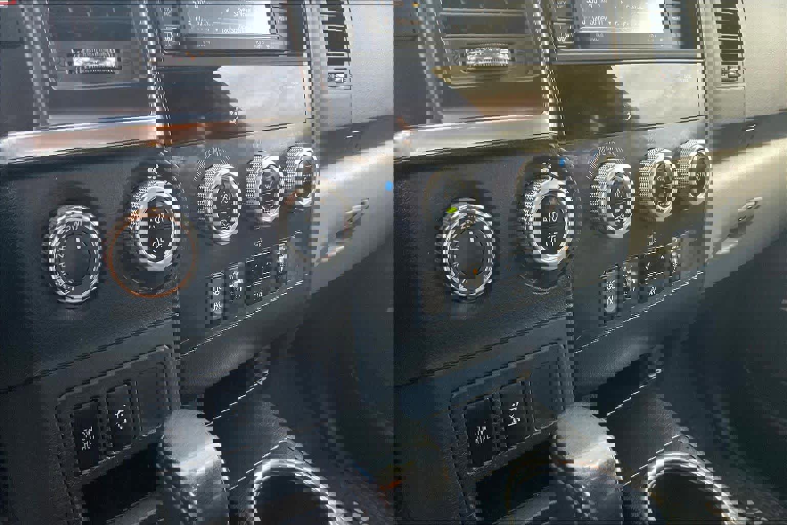 Used 2019 Toyota Sequoia Limited image 35