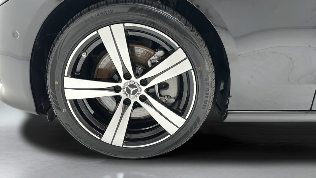 Used 2025 Mercedes-Benz C 300 4MATIC Sedan image 8