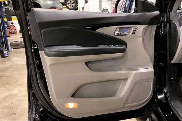 Used 2016 Honda Pilot Touring image 23