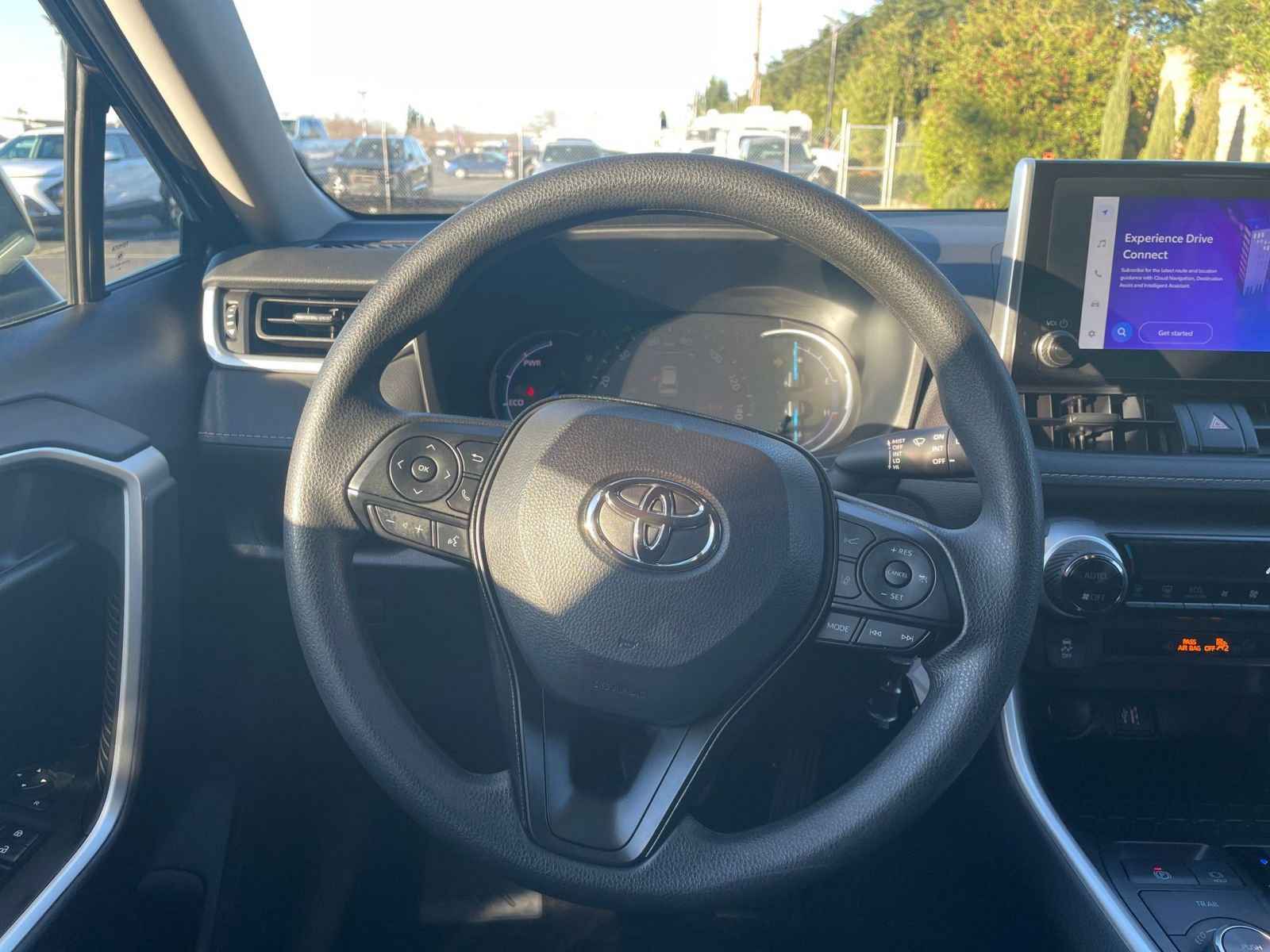 Used 2025 Toyota RAV4 LE image 34