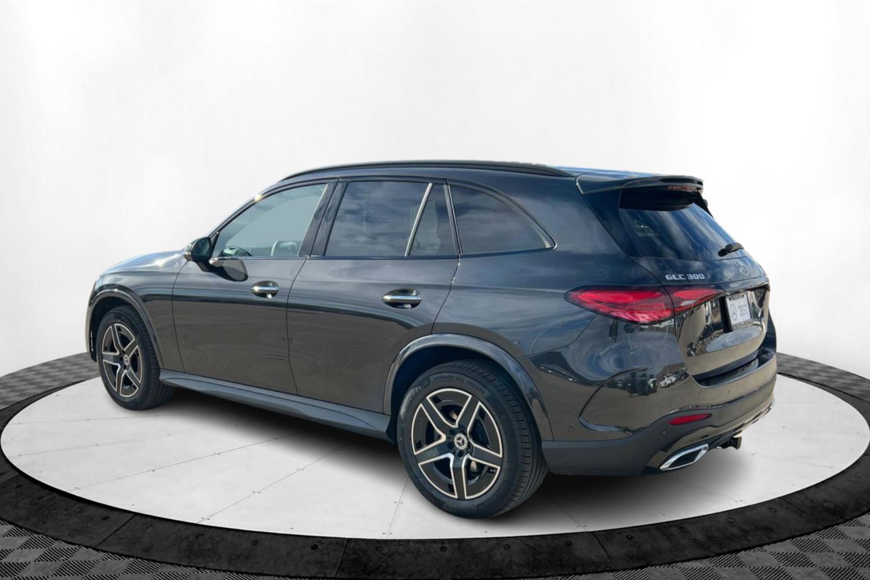 New 2026 Mercedes-Benz GLC 300 4MATIC image 3