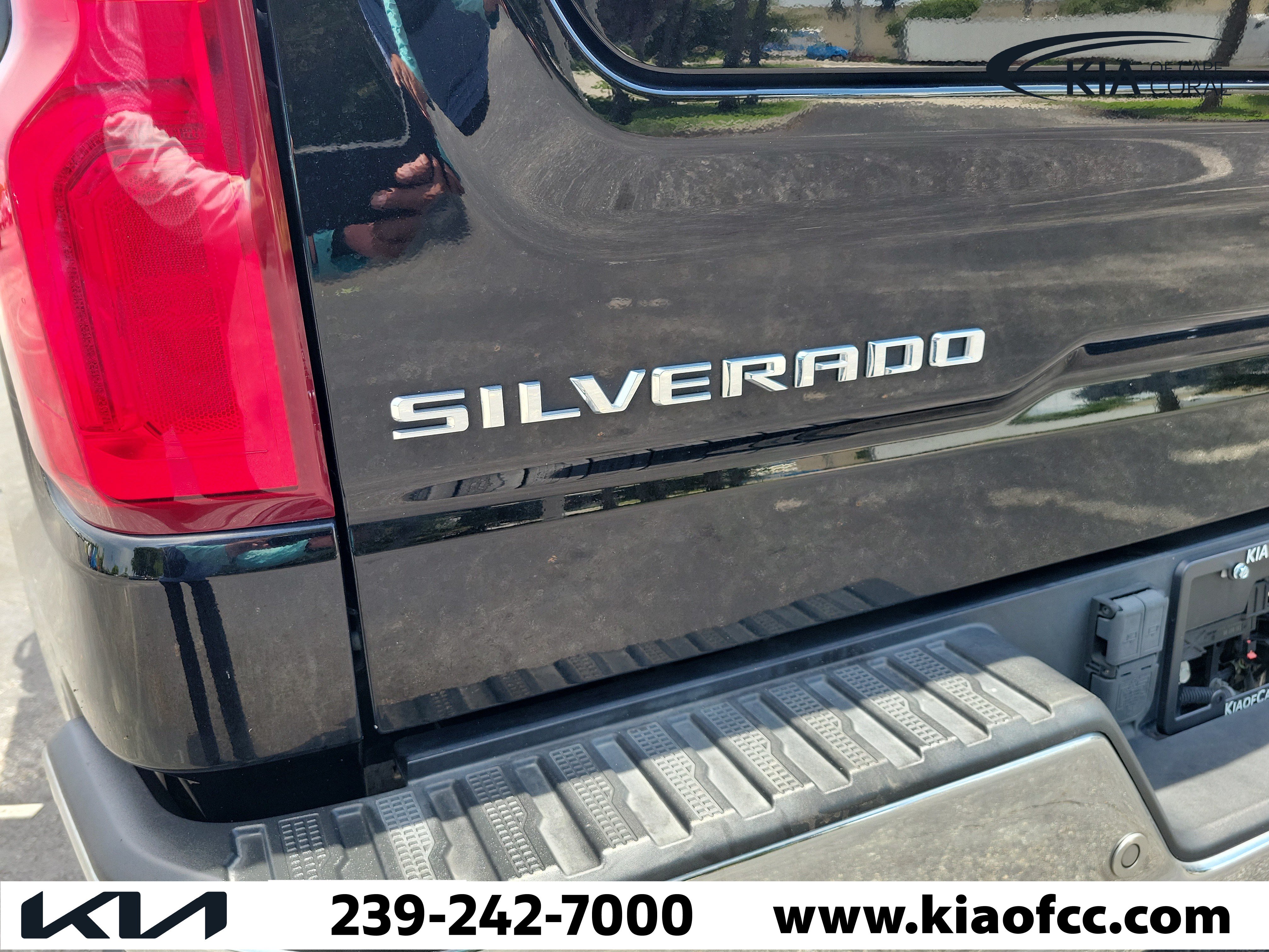 Used 2022 Chevrolet Silverado 1500 LTZ w/ LTZ Premium Package AWD/4WD image 10