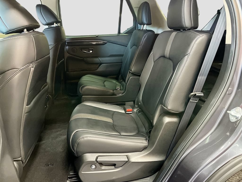 Used 2025 Honda Pilot EX-L image 23