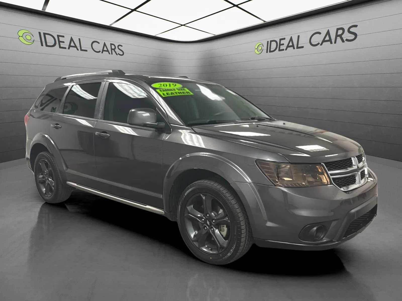 Used 2019 Dodge Journey Crossroad FWD image 3