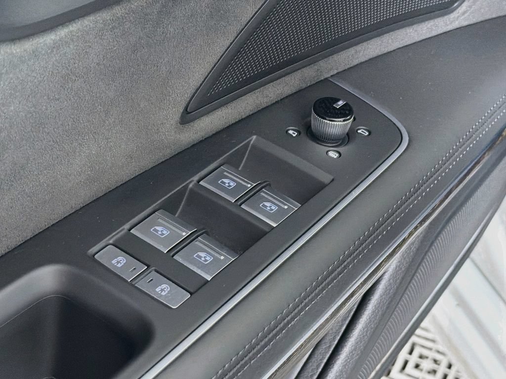 Used 2023 Audi A8 L 3.0T AWD/4WD image 18