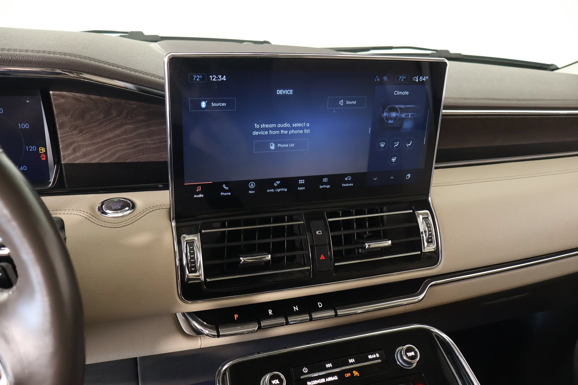 Used 2024 Lincoln Navigator Premiere AWD/4WD image 5