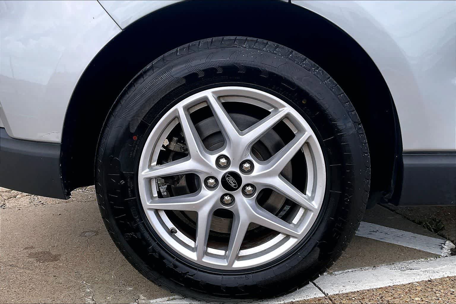 Used 2024 Ford Edge SEL AWD/4WD image 8
