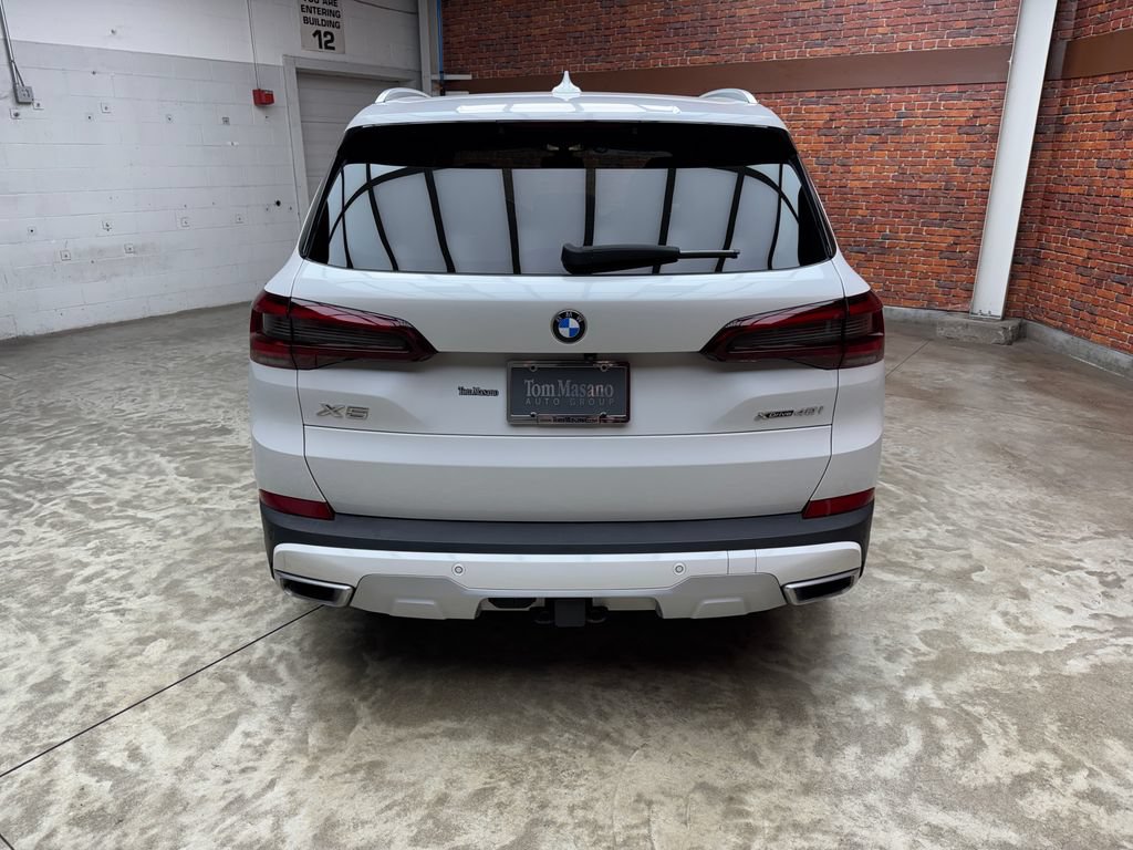 Used 2022 BMW X5 xDrive40i w/ Premium Package AWD/4WD image 4