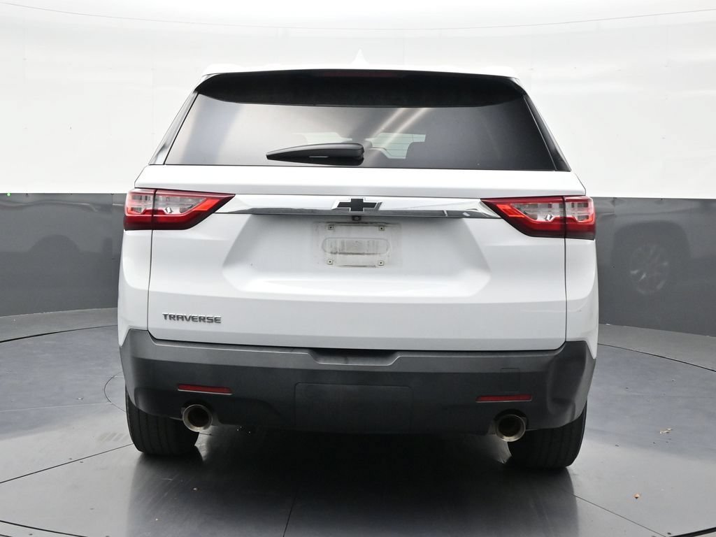 Used 2021 Chevrolet Traverse LS FWD image 4