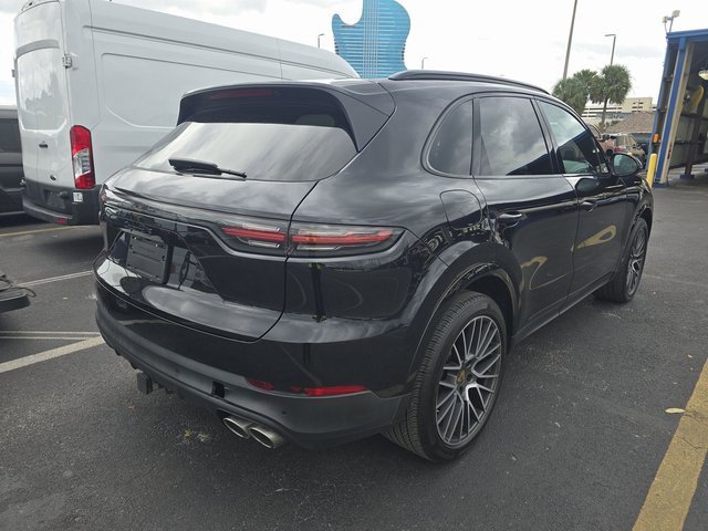 Used 2021 Porsche Cayenne S image 2
