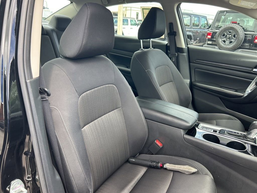 Used 2024 Nissan Altima 2.5 SV image 19
