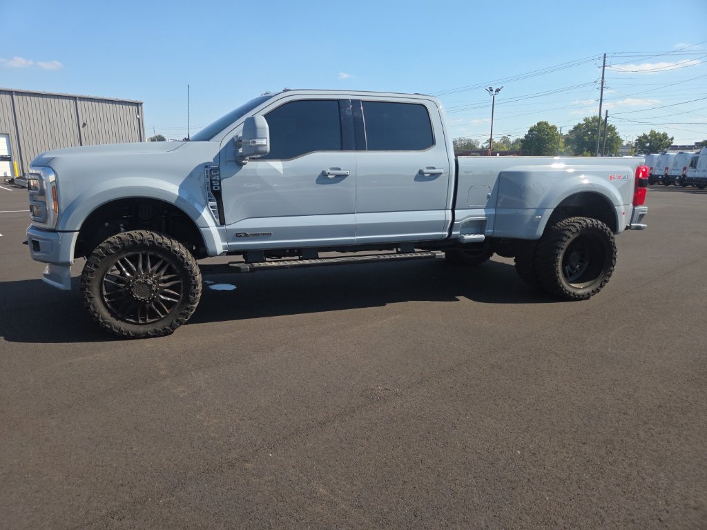 Used 2025 Ford F450 Lariat w/ FX4 Off-Road Package AWD/4WD image 9