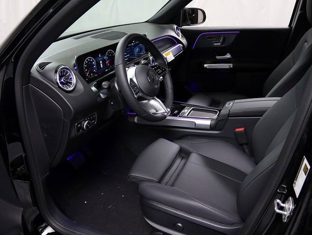 New 2025 Mercedes-Benz GLB 250 4MATIC image 11