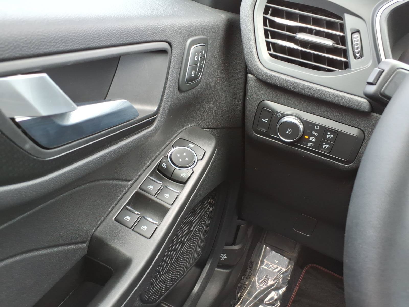 Used 2022 Ford Escape SEL w/ SEL Stealth AWD Package image 22