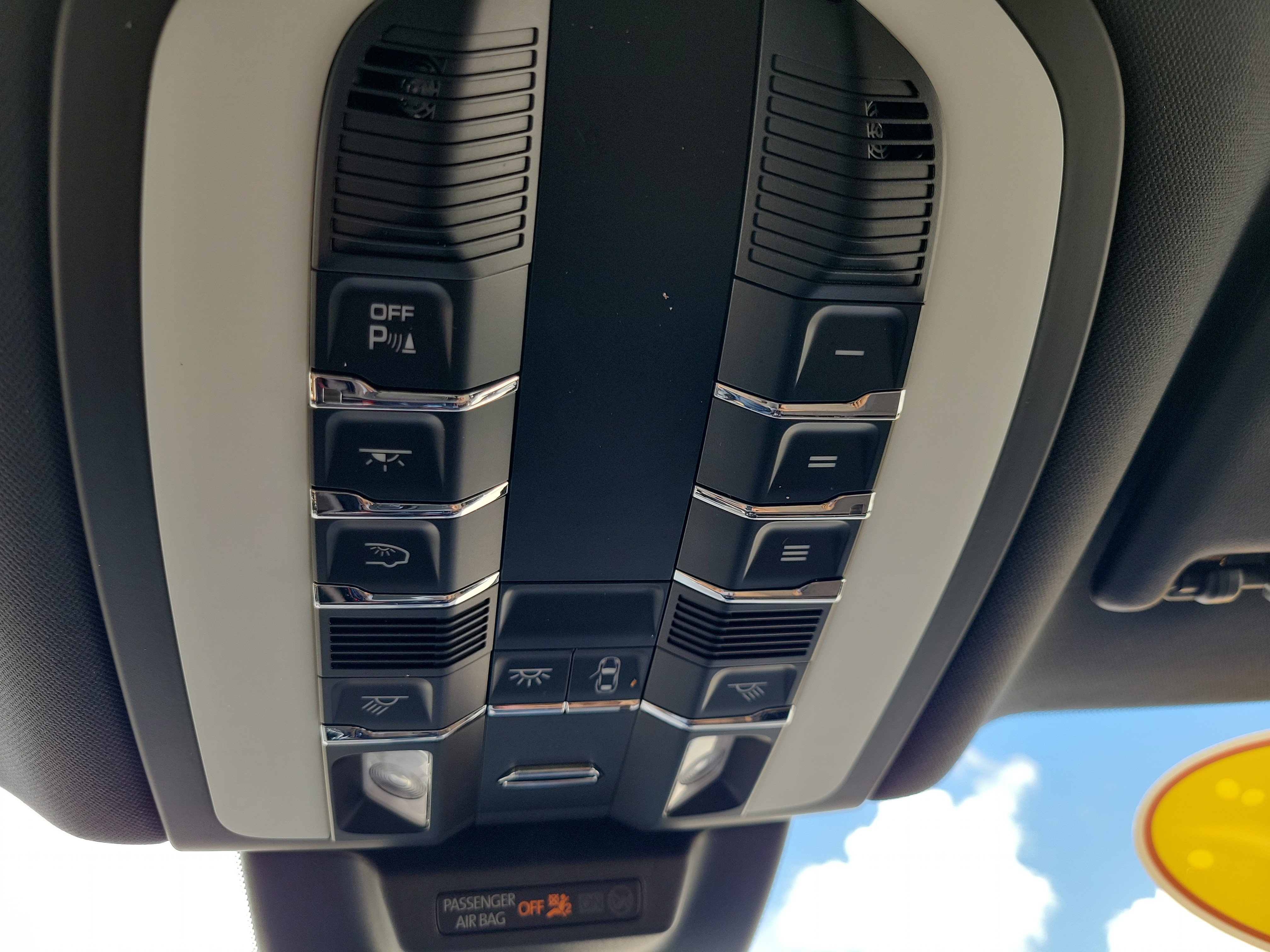 Certified 2024 Porsche Macan S AWD/4WD image 20
