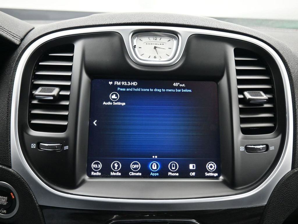 Used 2019 Chrysler 300 Touring w/ Sport Appearance Package image 18