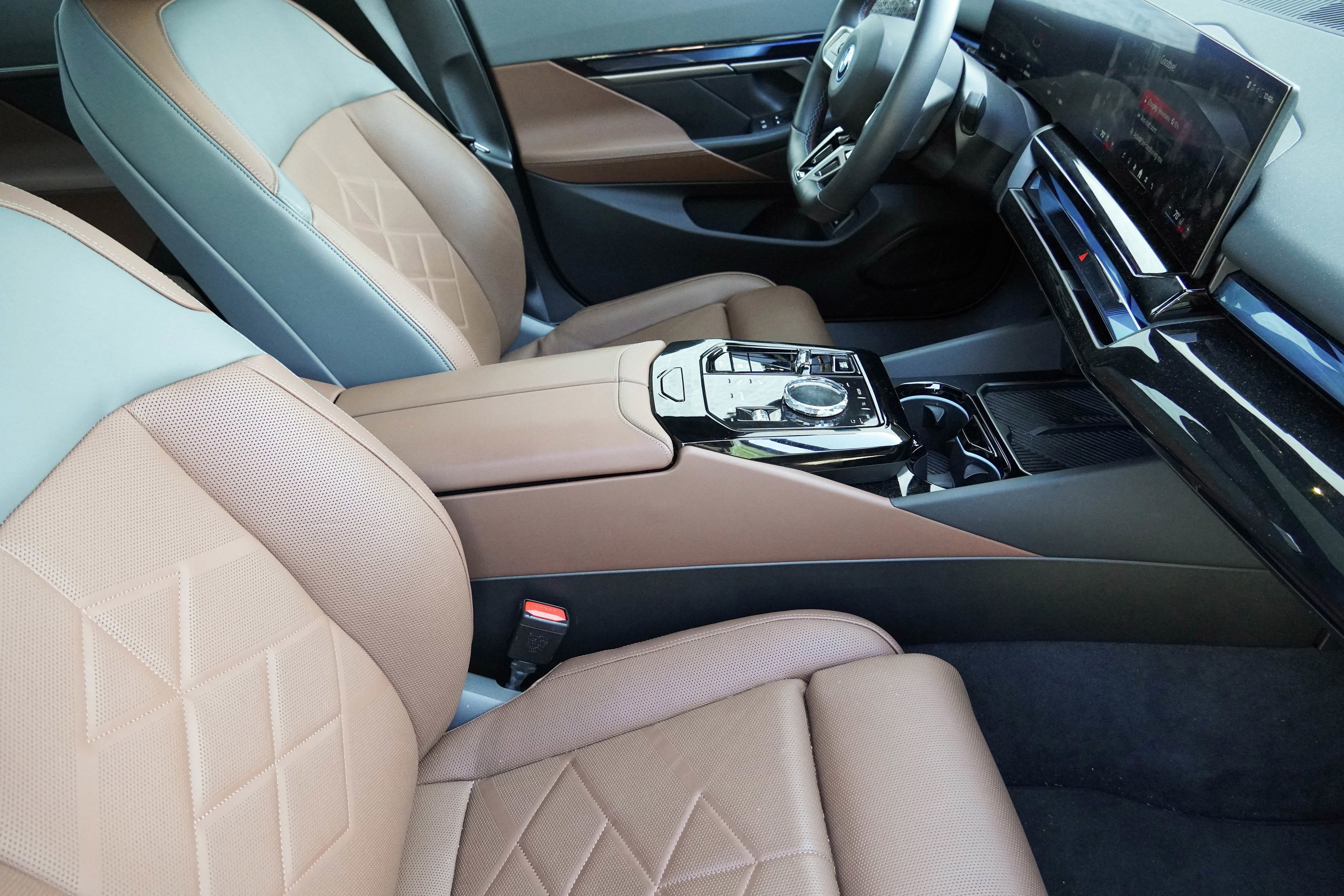 Certified 2024 BMW i5 M60 w/ Executive Package image 12