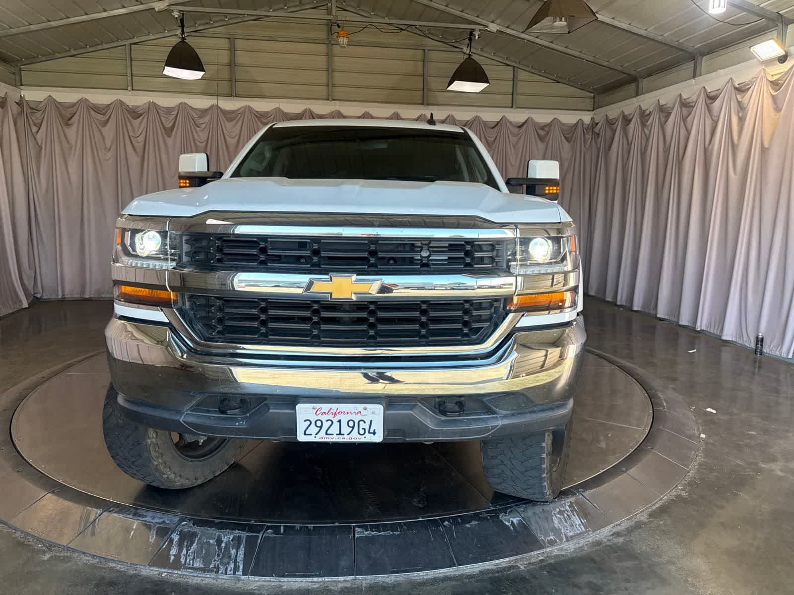 Used 2018 Chevrolet Silverado 1500 LT w/ Max Trailering Package AWD/4WD image 2