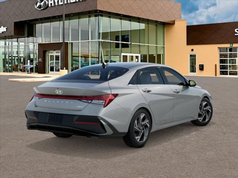New 2025 Hyundai Elantra Limited FWD image 4