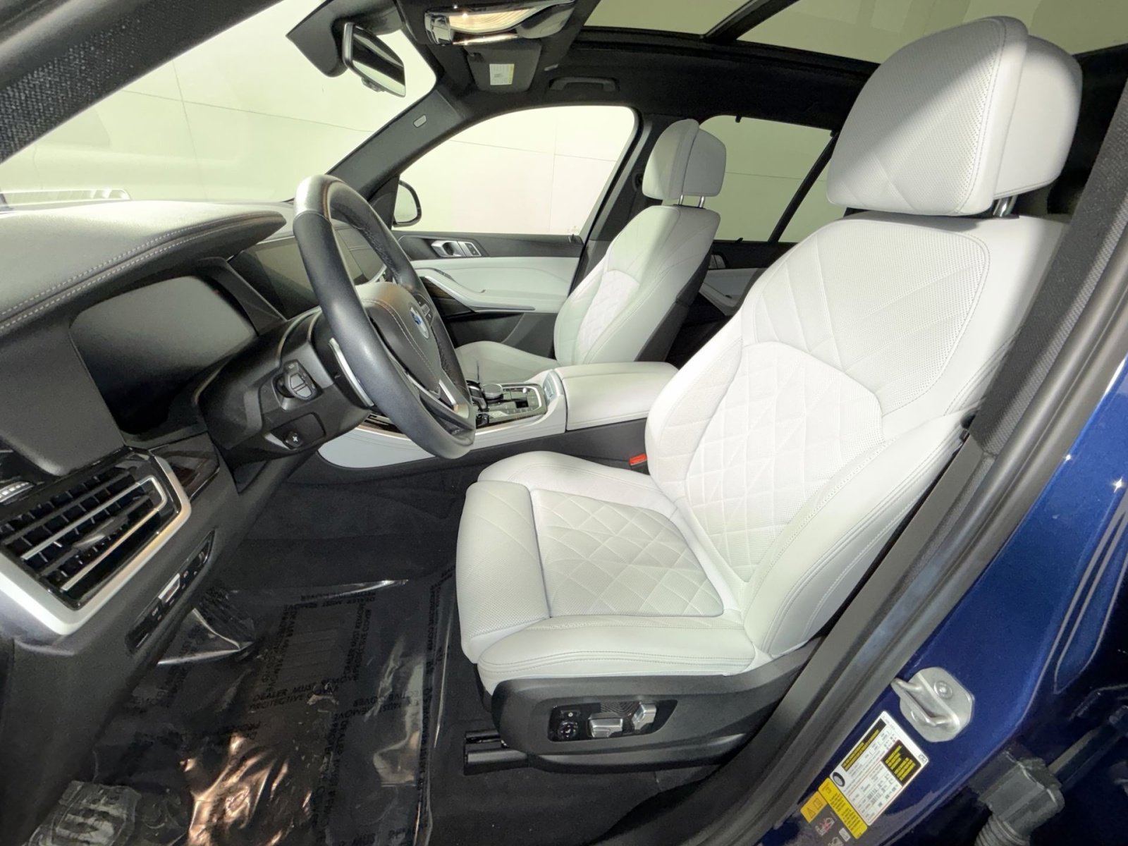 Used 2023 BMW X5 xDrive45e w/ Climate Comfort Package image 13