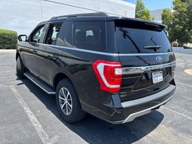 Used 2018 Ford Expedition XLT w/ Equipment Group 202A RWD image 7