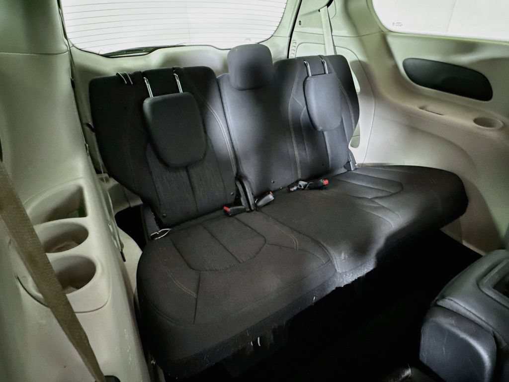 Used 2019 Chrysler Pacifica Touring Plus w/ Advanced Safetytec Group FWD image 28