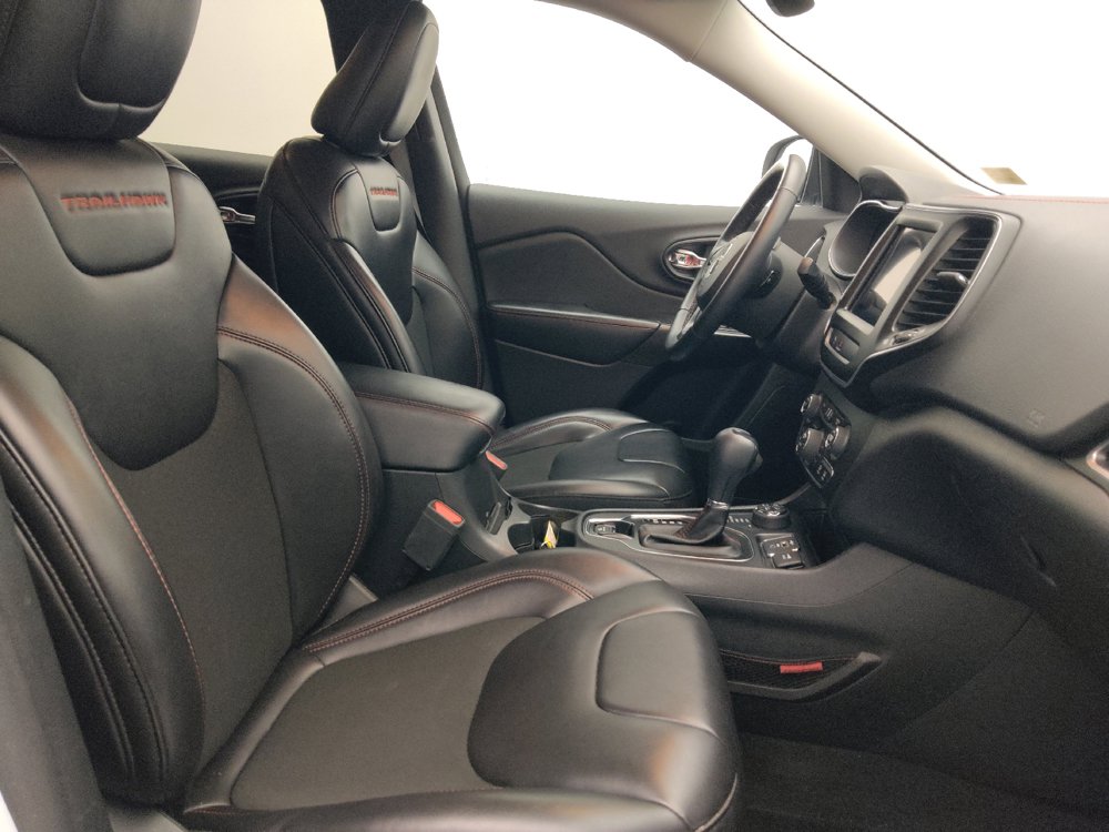 Used 2019 Jeep Cherokee Trailhawk w/ Comfort/Convenience Group AWD/4WD image 21