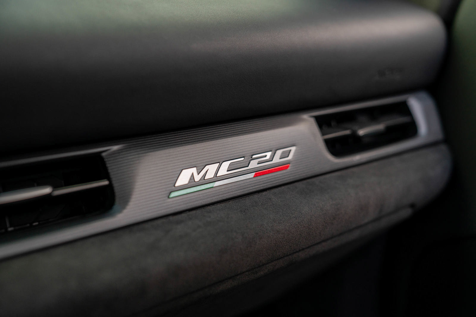Used 2022 Maserati MC20 Coupe image 39