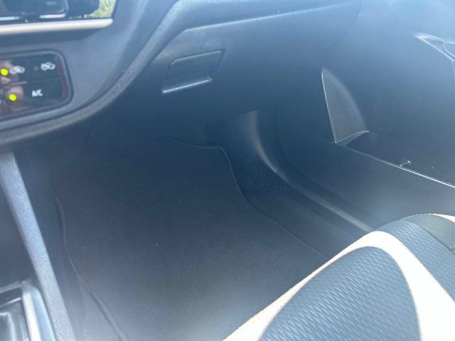 Used 2017 Toyota Corolla LE FWD image 29