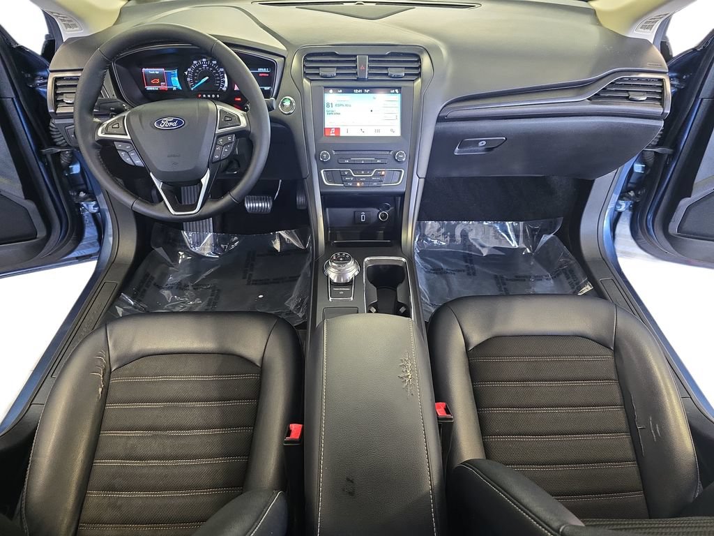 Used 2018 Ford Fusion SE w/ Equipment Group 201A FWD image 10