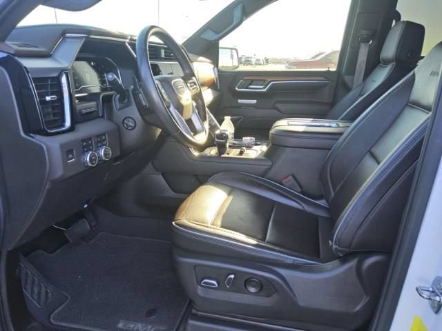 Used 2022 GMC Sierra 1500 Denali w/ Technology Package AWD/4WD image 3