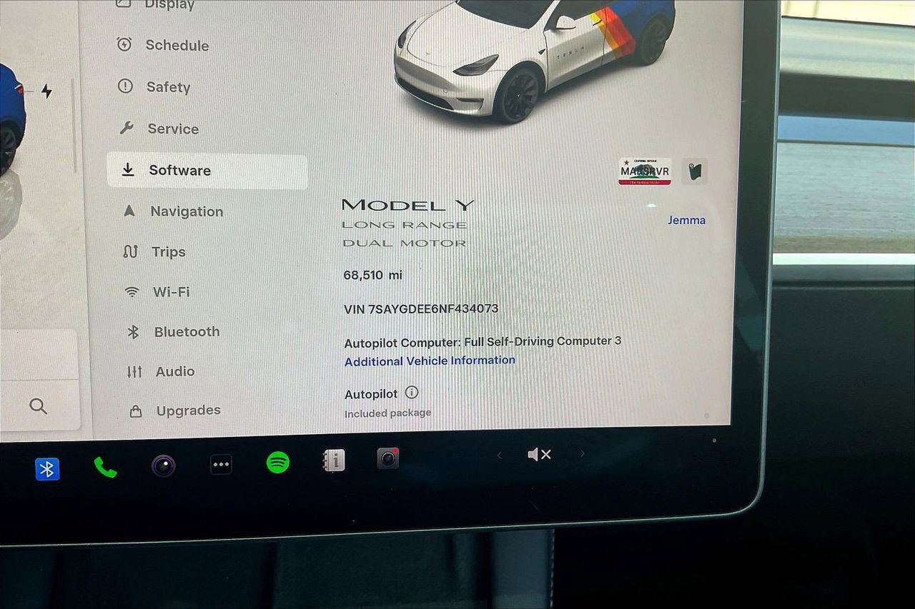 Used 2022 Tesla Model Y Long Range image 11