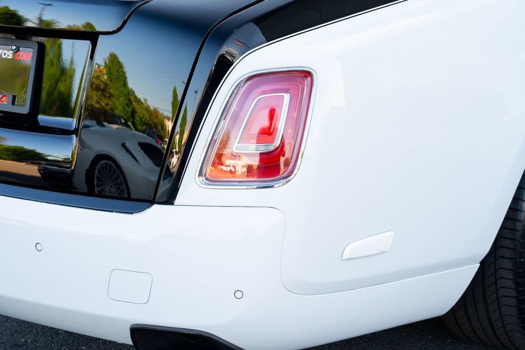 Used 2019 Rolls-Royce Phantom Sedan image 14