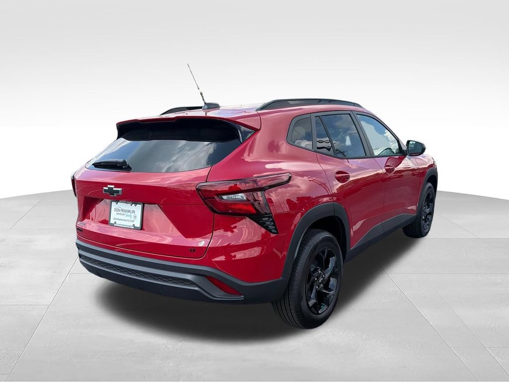 New 2026 Chevrolet Trax LT w/ Midnight Edition FWD image 5
