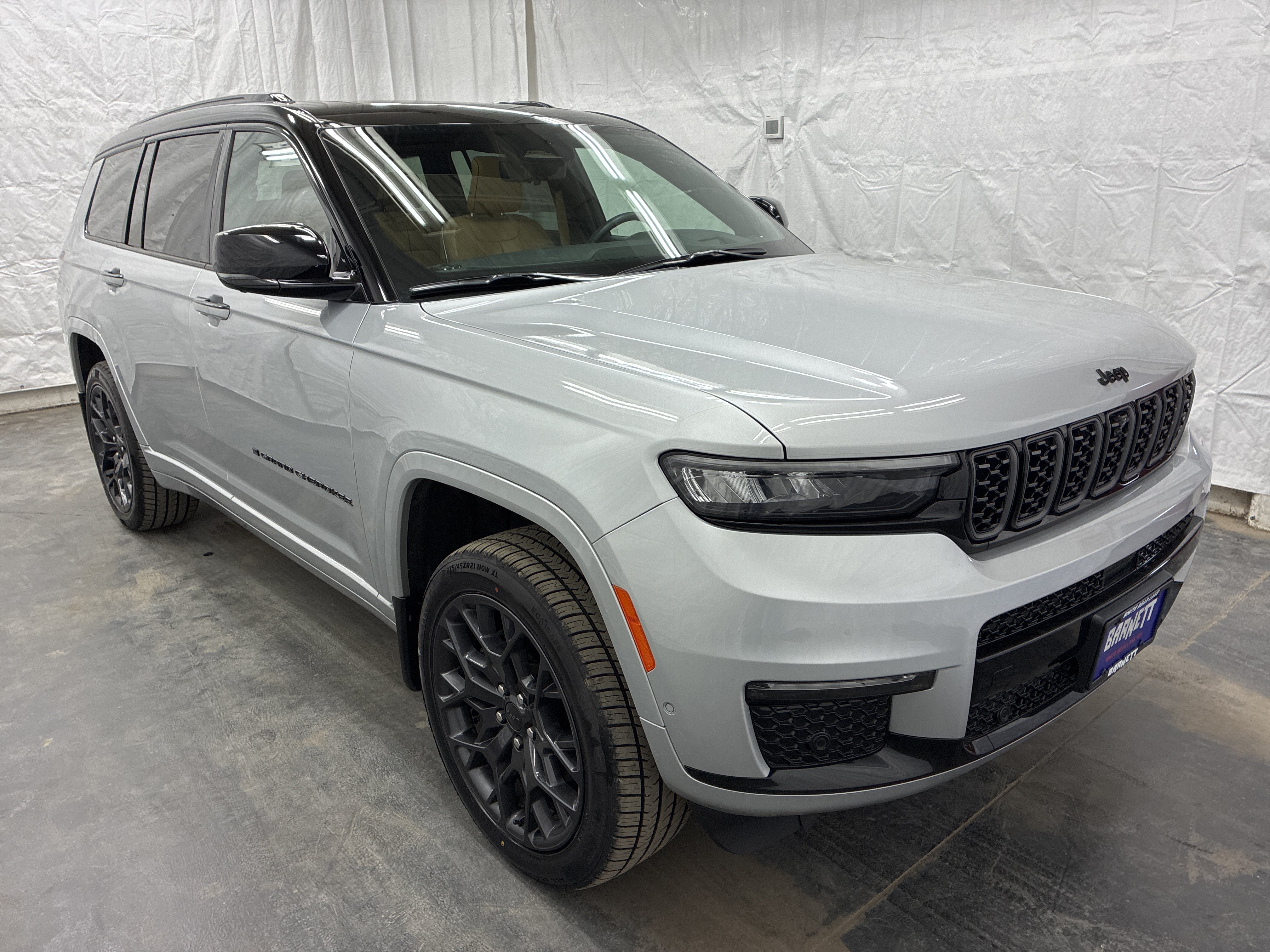 Certified 2025 Jeep Grand Cherokee L Summit AWD/4WD image 4