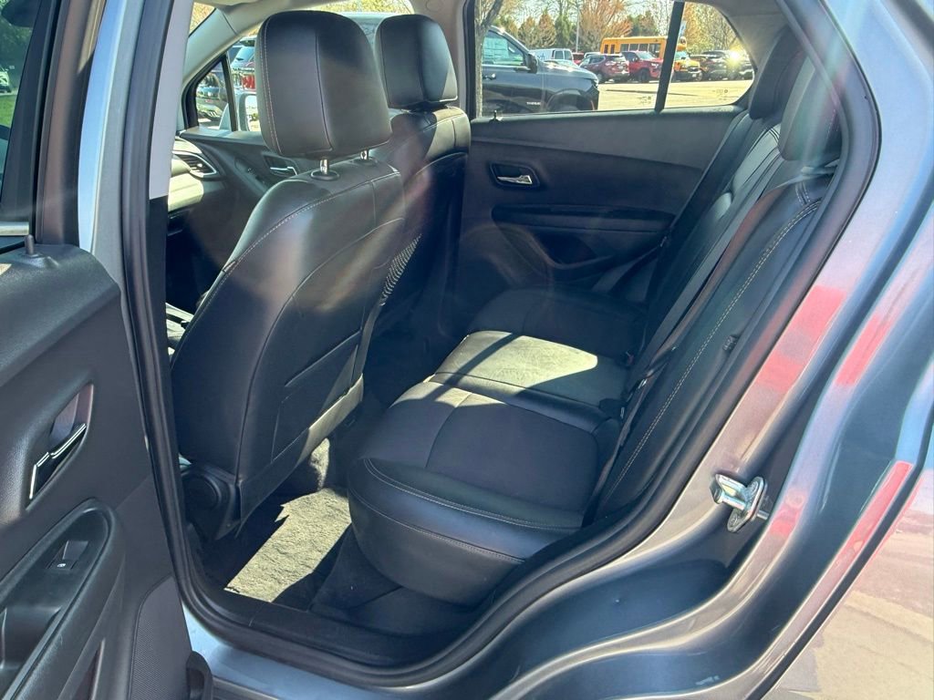 Used 2020 Chevrolet Trax LT w/ LT Convenience Package FWD image 11