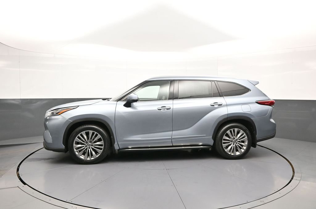 Certified 2020 Toyota Highlander Platinum w/ Preferred Accessory Package AWD/4WD image 9