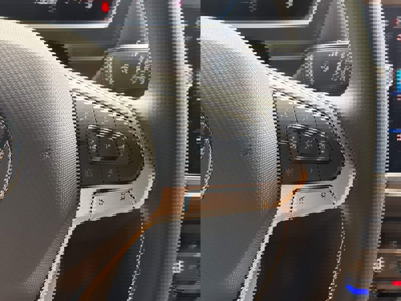 Used 2024 Volkswagen Tiguan SE image 20