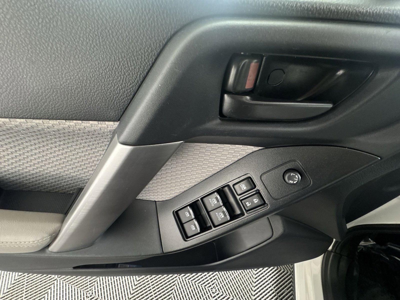 Used 2018 Subaru Forester 2.5i Premium image 15