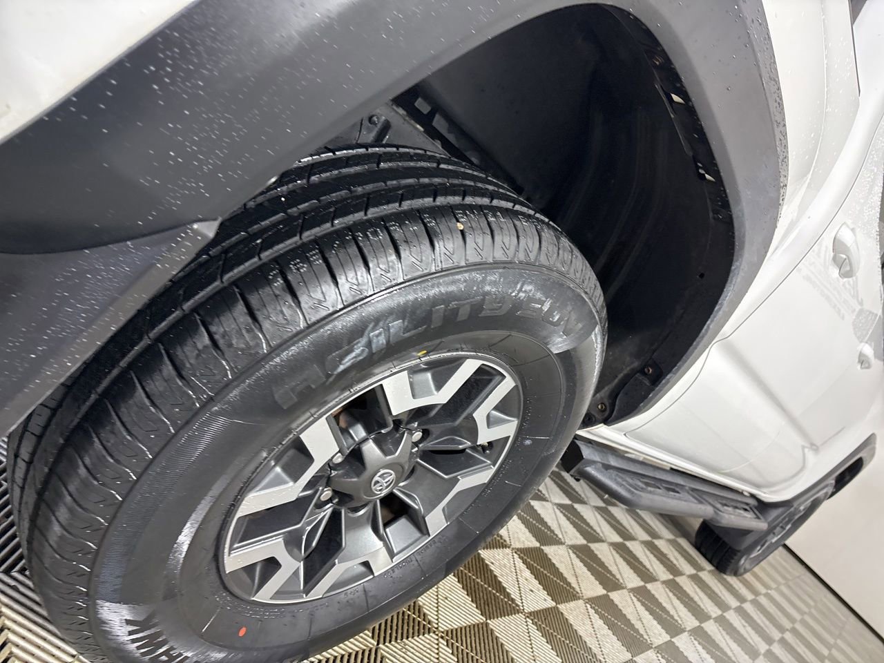 Used 2019 Toyota Tacoma TRD Off-Road image 31