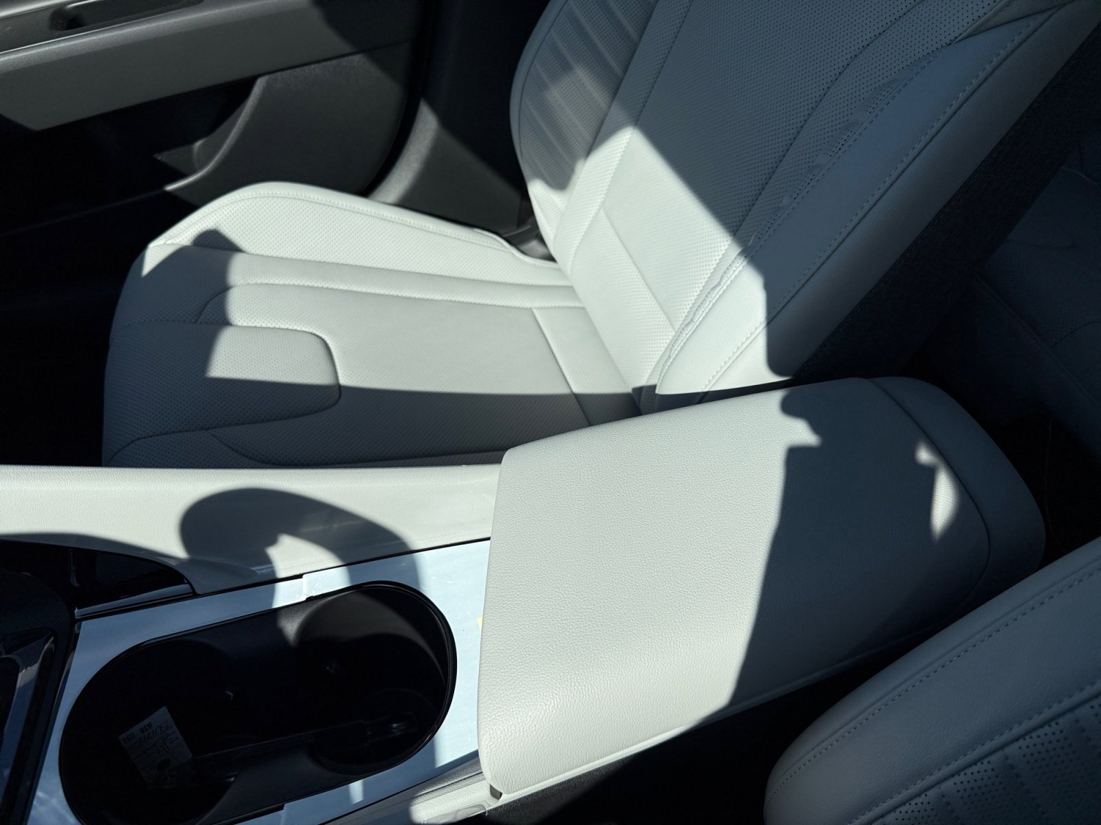 New 2025 Hyundai Elantra Limited image 14