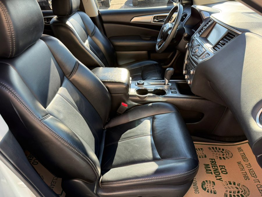 Used 2017 Nissan Pathfinder SL image 32