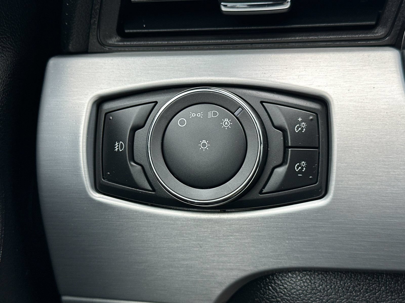 Used 2015 Ford Mustang GT Premium RWD image 29