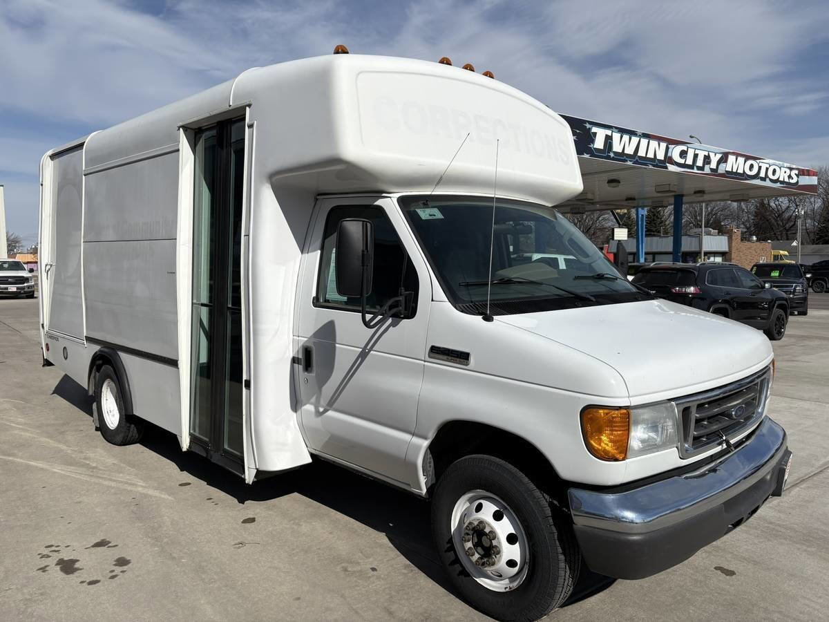 Used 2006 Ford E-450 and Econoline 450 RWD image 4