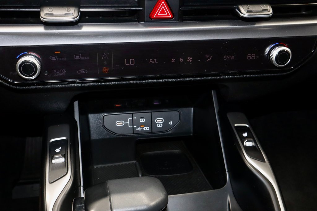 Used 2024 Kia Sorento S image 32