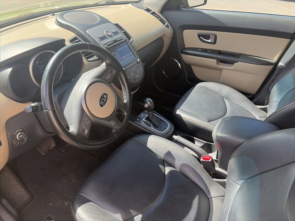 Used 2013 Kia Soul ! w/ Premium Pkg FWD image 18