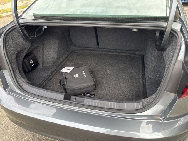 Used 2020 Volkswagen Jetta SE w/ SE Cold Weather Package FWD image 21