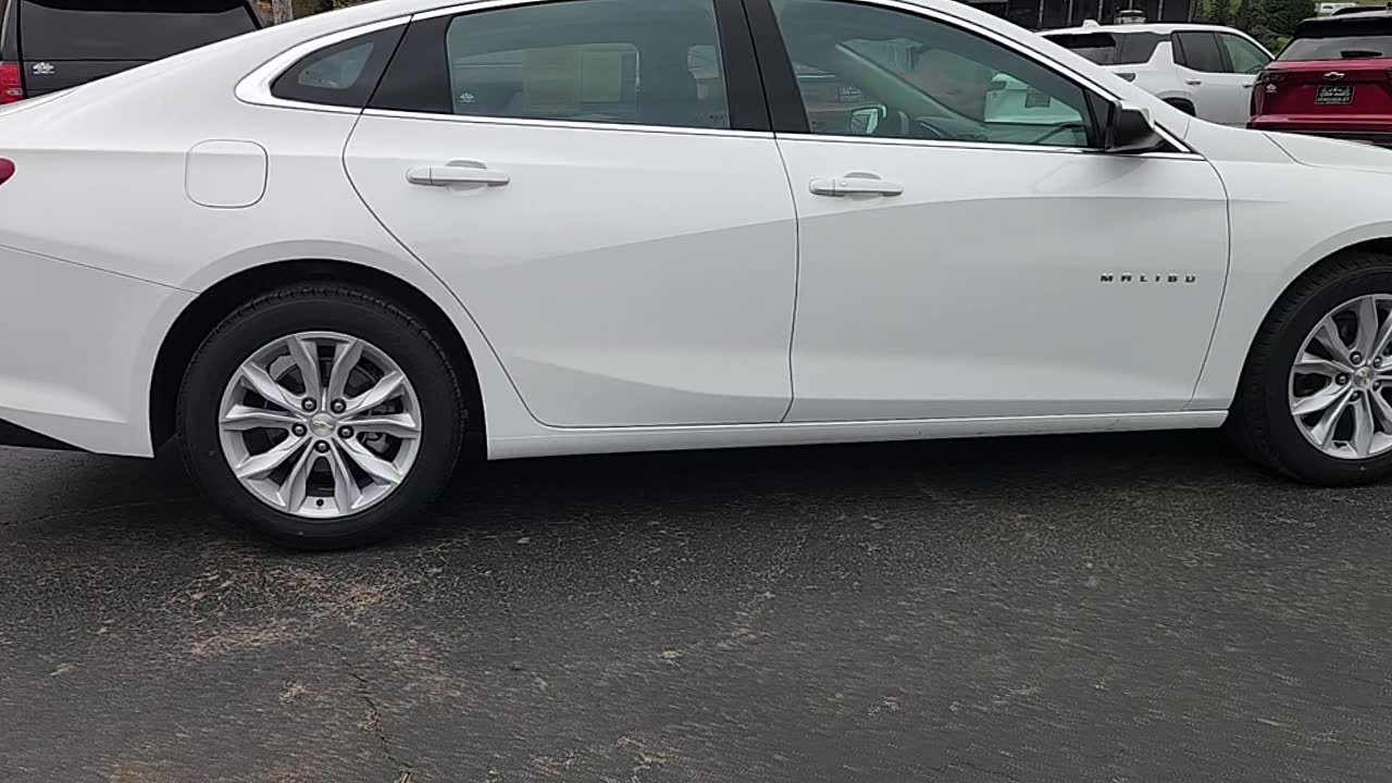Used 2025 Chevrolet Malibu LT FWD image 8